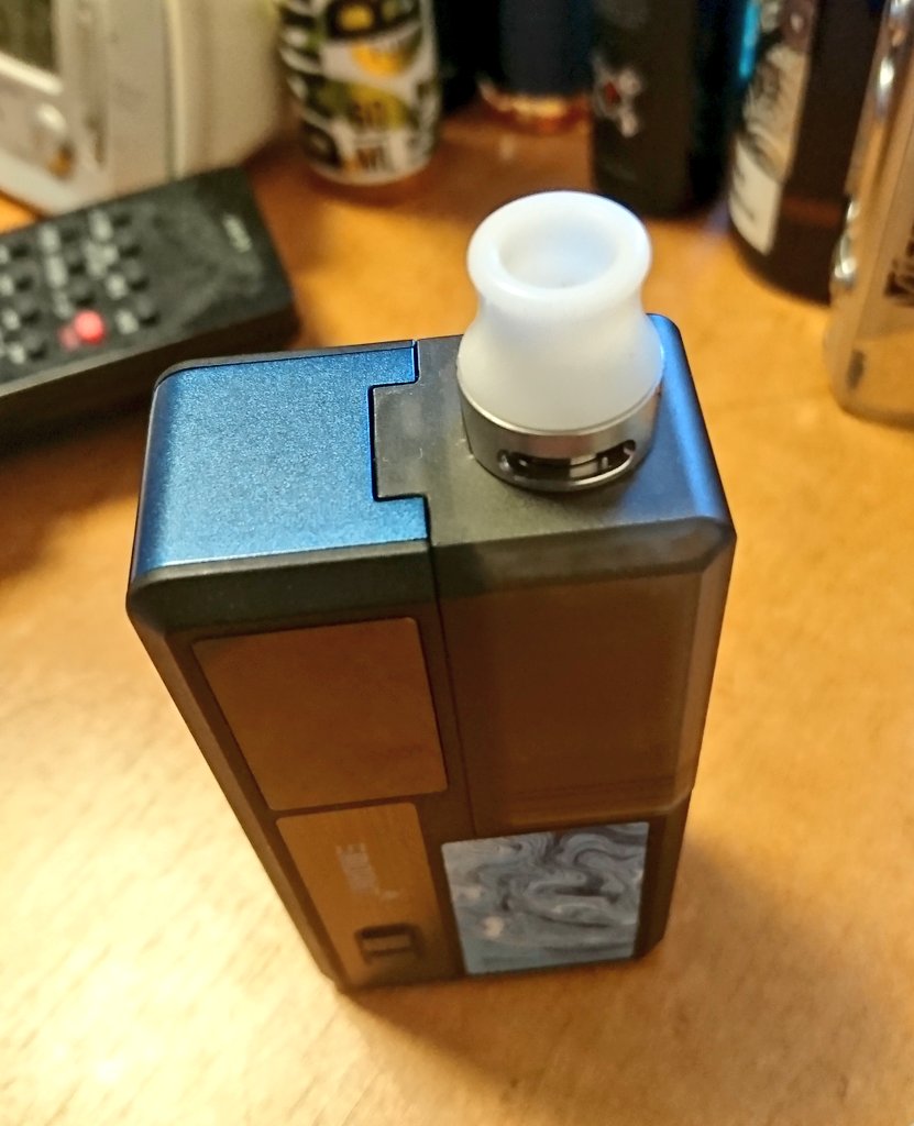 sho_hobby7's tweet photo. ご報告。
knight 80ですが、Mt.Fujiが面でドリチつけれますよ✨
#vape
#vape好きな人と繋がりたい
#knight80
#smoant
#GRAM
#FUJI https://t.co/fbZuxHH0Fi