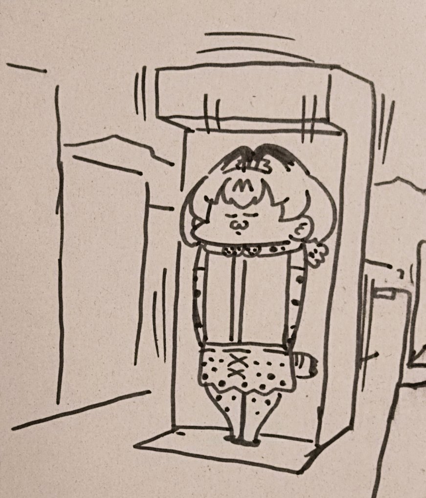 カタパルトデッキで寝ていたみんみ 