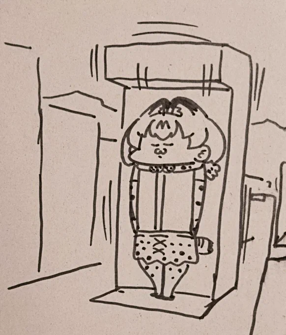 カタパルトデッキで寝ていたみんみ 