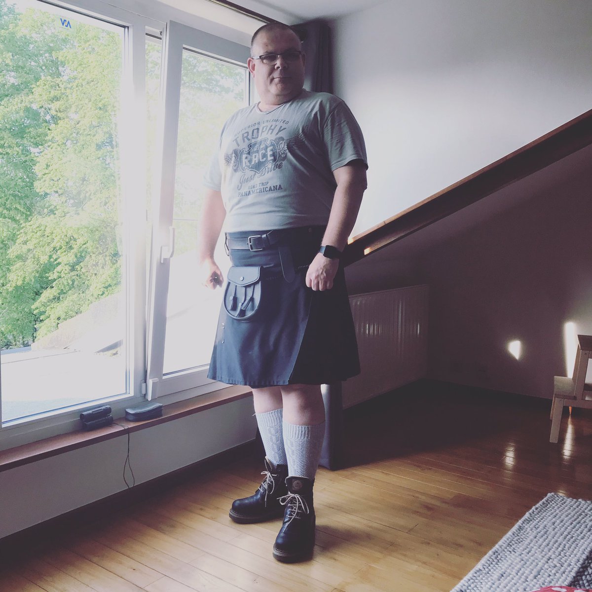 Davanlo's tweet photo. Friday is kiltday #kilt #fridayiskiltday #kilted #utilitykilt #kilts https://t.co/L9Tob4LXU4