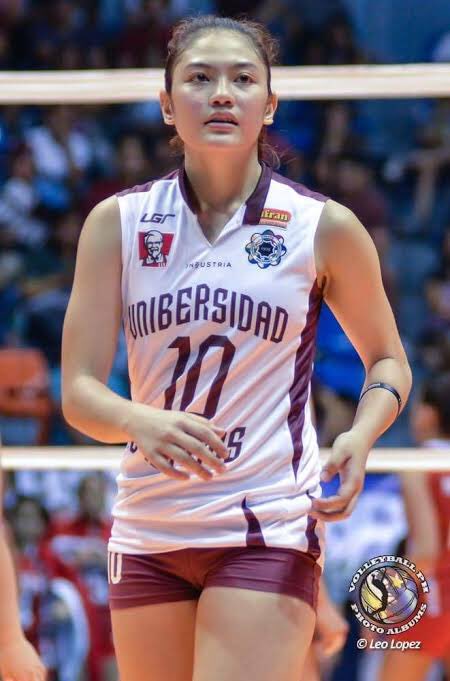 #7 ISA MOLDECRDJ foresee DLSU's future with Cheng & Molde leading the OH position for the next years. Everything was perfect. She already said her words to CRDJ. Until her HS coach was hired by UP. Yee brought all her HS team with him. But how is she now had she chosen DLSU? 