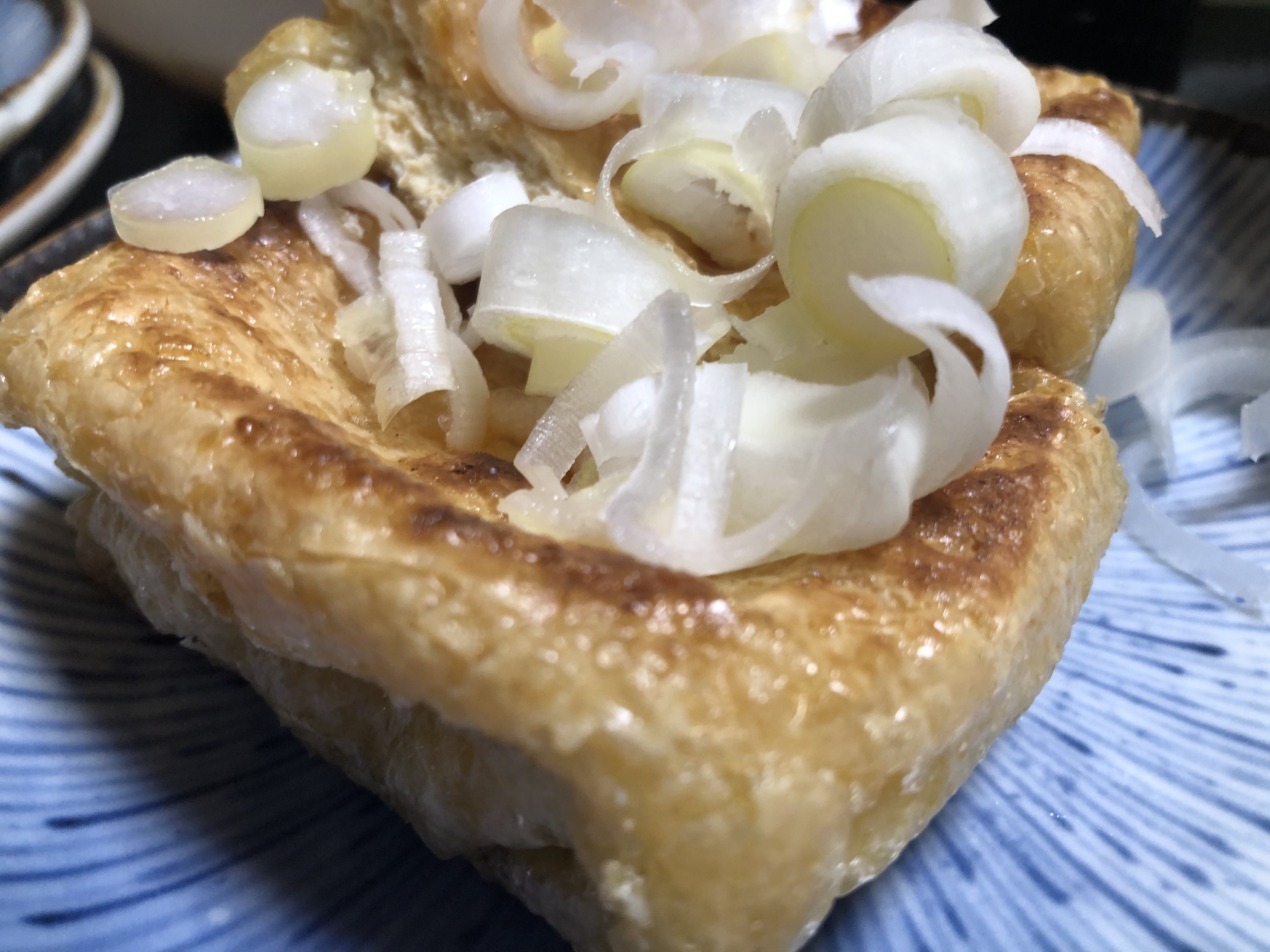 ユキヒロック 100日後に痩せるデブ 36日目は心を入れ替えて 豆腐と油揚げ 知る人ぞ知る 見附市漆山町の 清水豆腐 店 の油揚げ 過ぎるくらいオイリーだけど美味い 何度か行ってようやくお店を見つけられました あ 見附で見つけた 駄洒落じゃないよ