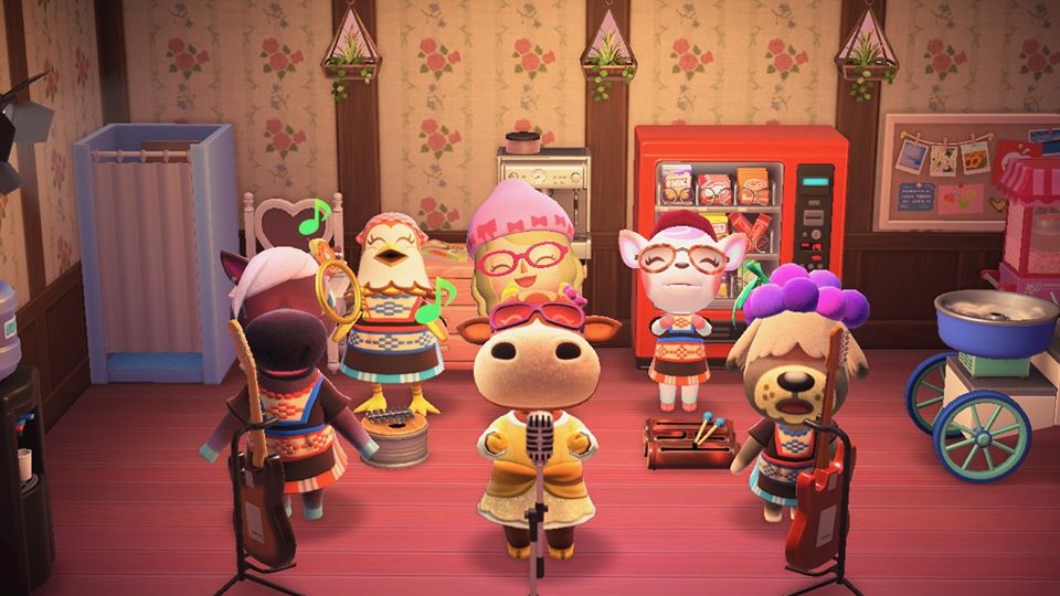 Ella_Cenobite's tweet image. One of my fav villagers is leaving me to be a pop star :( I couldn't ask her to give up her dreams to stay so I threw a party for her! We even formed a band "Patty and the Milk Maids" to help her on her get her pop start! I'll miss you how now
#AnimalCrossing  #Lambdadelta #Patty