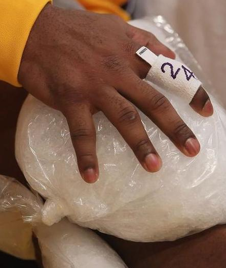 什麼叫做努力？看了Kobe的手指，韋德的膝蓋，詹姆斯的腳就知道了！-黑特籃球-NBA新聞影音圖片分享社區