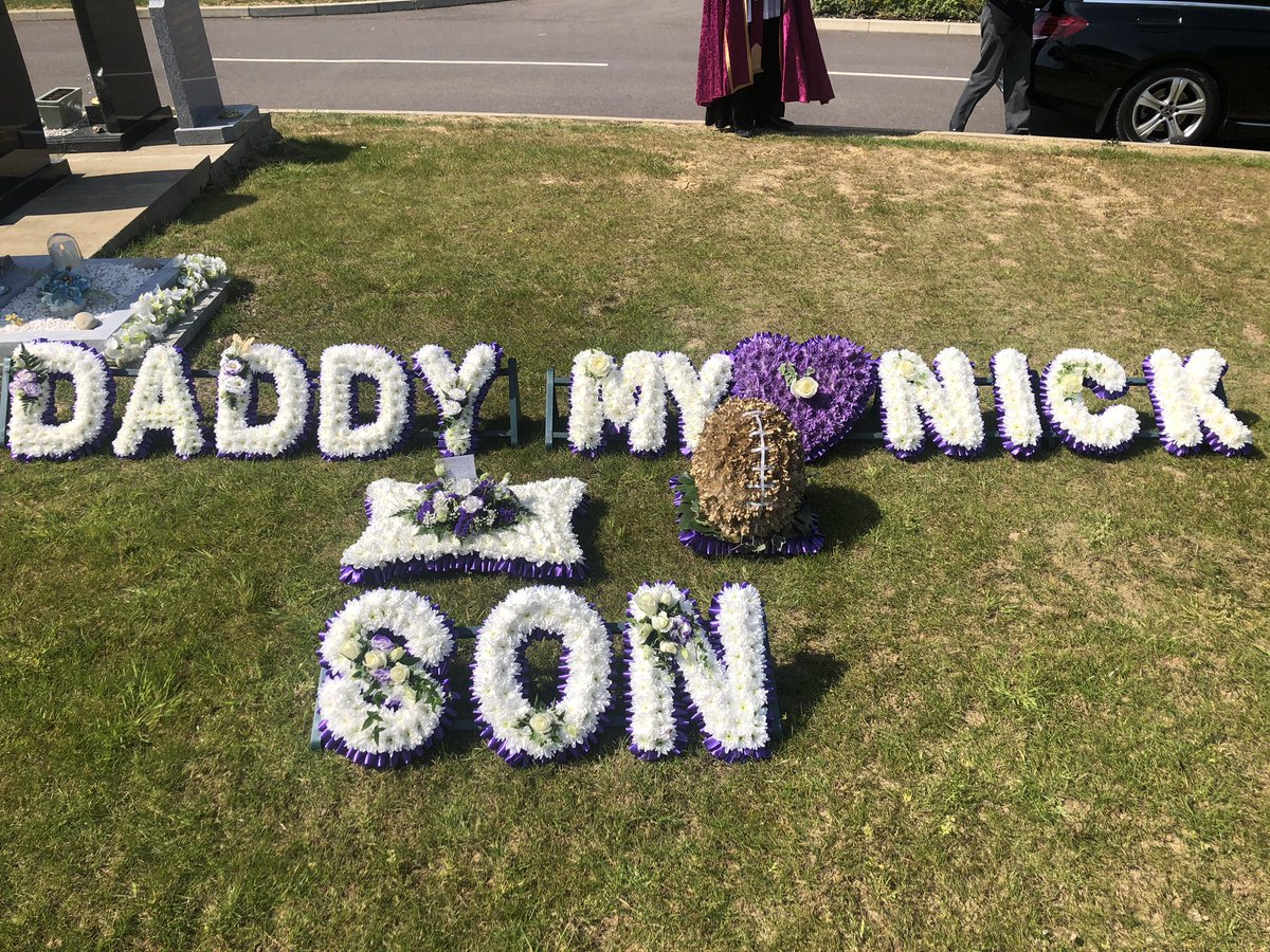 Natasha_Lamb's tweet photo. Said goodbye to my Daddy yesterday. A month ago I was catching the train with you too and from work and you were taking the piss out of me and now you are gone forever💔
I will always love you - from your big girl Tasha❤️❤️ https://t.co/SY5PZxbVX1