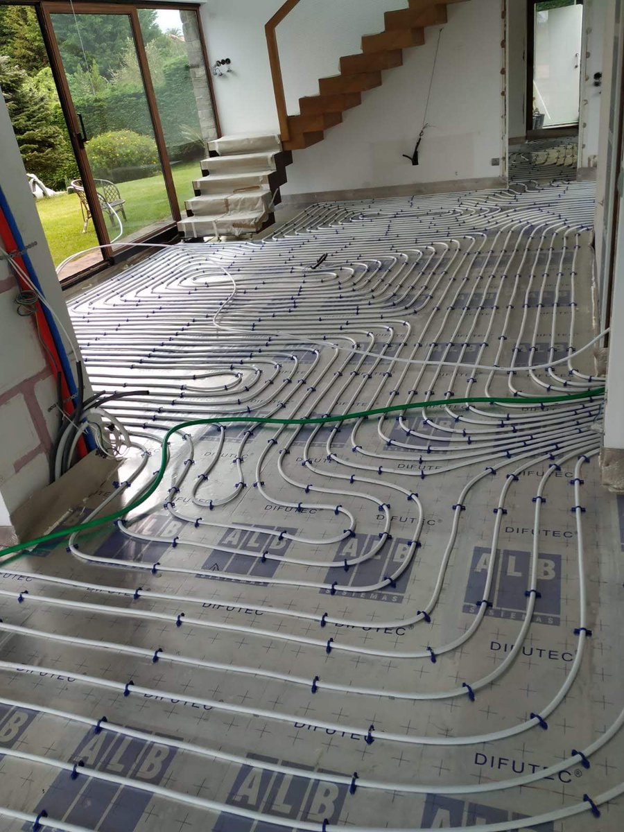 Ingeosolar's tweet photo. INSTALACIÓN: este cliente se prepara muy bien, reforma #sueloradiante de la marca ALB, en breves os presentamos también #aerotermia y #autoconsumo. https://t.co/Bk1k7VE878
