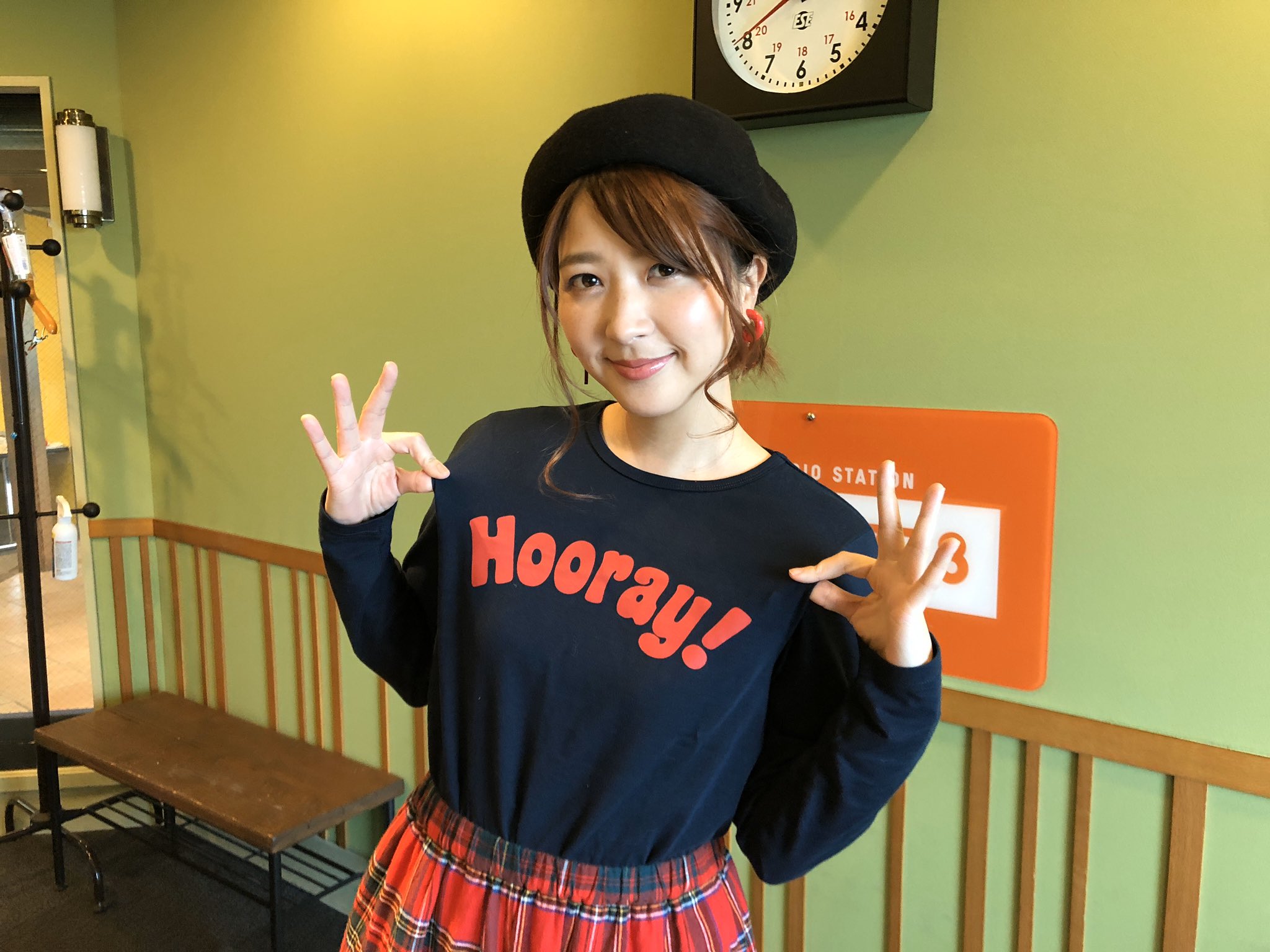 Hooray Hooray Friday 白井奈津 30歳 今日は子供服を着ています そんな白井奈津が夜7時までナビゲート 今週もよろしくお願いいたします メッセージはこちらから T Co O52ovu5sih Zipfm フレフレ T Co 0sa8wrc6uw Twitter Hooray Hooray Friday 白井奈津 30歳 今日は子供服を着ています そんな白井奈津が夜7時までナビゲート 今週もよろしくお願いいたします メッセージはこちらから T Co O52ovu5sih Zipfm フレフレ T Co 0sa8wrc6uw Twitter