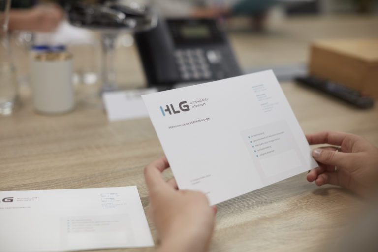 Controleleider bij HLG, Esmee Beekhuis, werkt net als alle collega's van HLG zoveel mogelijk vanuit huis. Hoe ervaart zij het werken tijdens de Coronacrisis? Lees erover op onze website: hlg.nl/news/trots-op-…