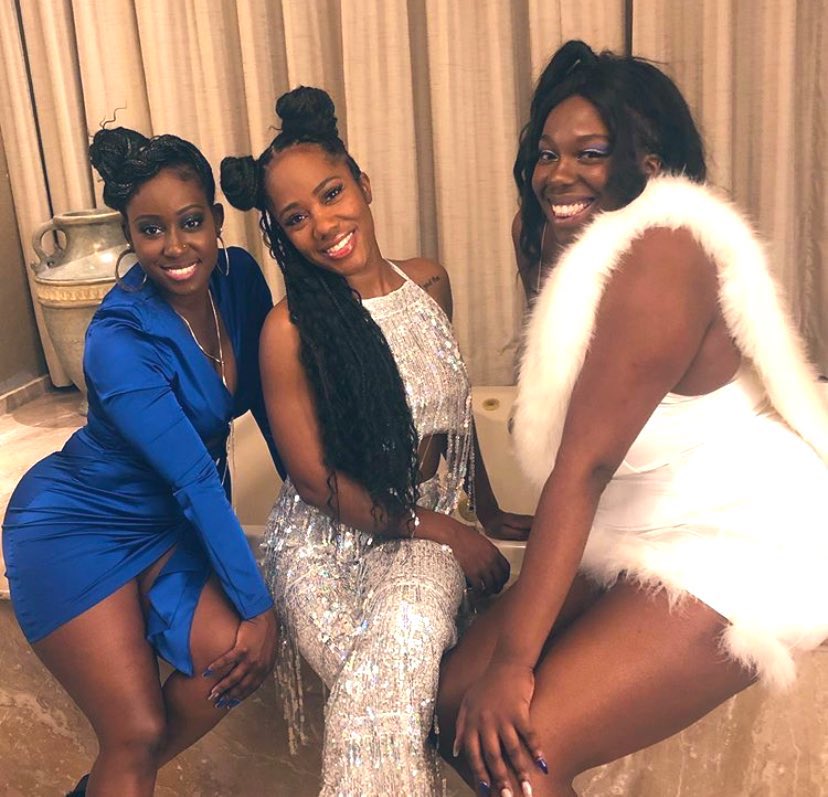 SimplyJeniffer's tweet image. The Parent.       The Wild Ass KidZ.🤪
#Spring15 #VegasZetas #OneNotPicturedSheNotOnTwitter