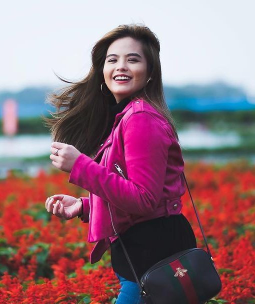 AndPinoy's tweet photo. Sizzling and Gorgeous #BeaBinene
#HotorNot!? https://t.co/rKC1KJdRfr