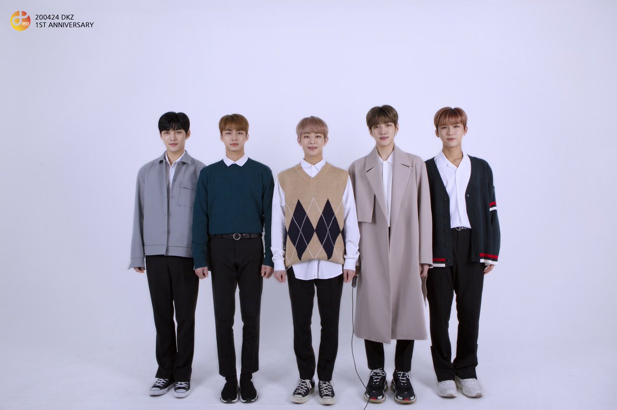 dkz_dy's tweet photo. #DONGKIZ
D-DAY🎉

#동키즈 #1주년 #0424 https://t.co/Ds9hDsTEuj