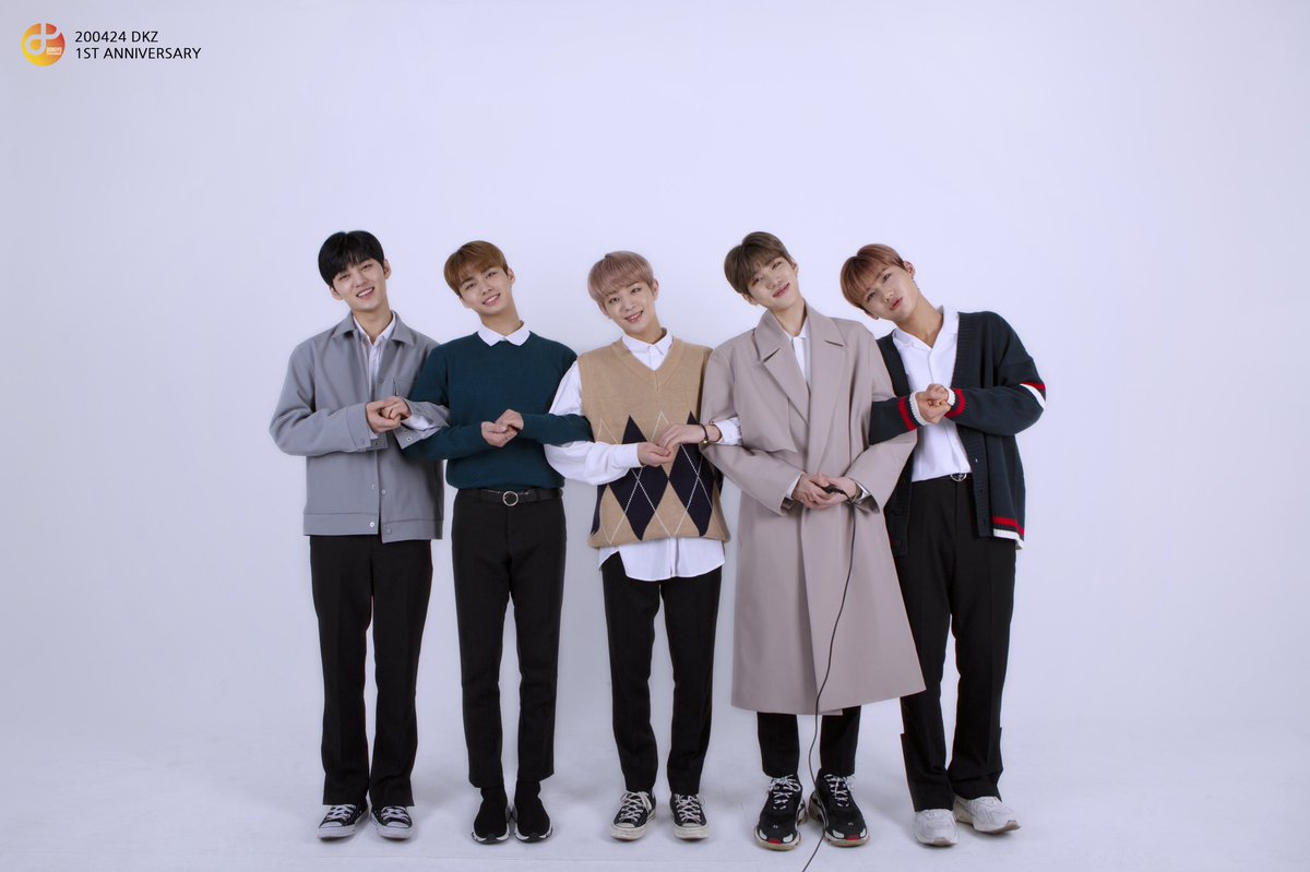 dkz_dy's tweet photo. #DONGKIZ
D-DAY🎉

#동키즈 #1주년 #0424 https://t.co/Ds9hDsTEuj