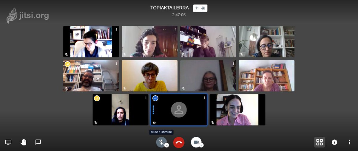 TIPIgara's tweet photo. Eskerrikasko atzoko tailerretan parte-hartu zenuten guztiei! Luxu bat izan zen 😀😍👏 ¡Muchas gracias por participar en los talleres de ayer! Fue un lujo🧠👀🔮⚒️ La semana que viene SEGUIMOS 🤜🤛 #participatoryfutures #speculativedesign #topiak #eraldaketarakodiseinua https://t.co/IonncbXvN5