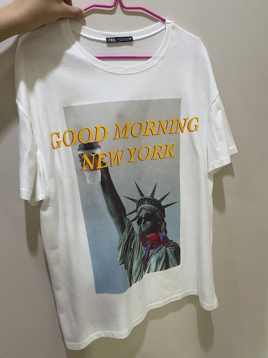 secondhandclot9's tweet photo. เสื้อยืด zaraค่า ซื้อมา��ากญี่ปุ่น ลายไม่ค่อยโหลค่ะ ตัวนี้ซื้อมา400กว่าๆ ขายต่อ190ส่งฟรีค่า #เสื้อผ้ามือสองสภาพดี #เสื้อผ้ามือ2 #เสื้อผ้ามือสองราคาถูก #โล๊ะตู้ #เสื้อผ้ามือสอง #เสื้อยืดมือ2 https://t.co/Oz284a1lGd