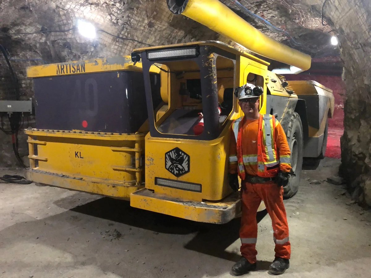 im_mining's tweet photo. 2nd Battery Life's new President and CEO, Vern Cameron, says: “The timing of entering this emerging market space positions 2BL to be ahead of the curve on downstream reuse of batteries for mining BEVs”| https://t.co/an4UFJqJKo #2BL #BEVs #batteryelectric #zeroemissionmining https://t.co/dLnXGwjIRh