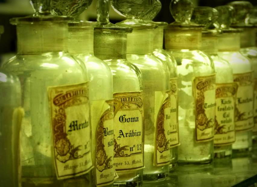 Benderapotheker's tweet photo. 'Las farmacias más antiguas de Europa': https://t.co/Exy4K34kL6, https://t.co/SbTzGSXHtH, https://t.co/GZZg0UCfCb #boticaantigua #alteapotheke #EdictodeSalerno1240 #Farmacia #Apotheke #Pharmacy #OldPharmacy #Farmacuriosidades https://t.co/PuonBRoqNC
