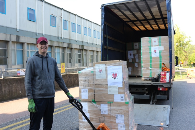 LNWH_NHS's tweet photo. Thanks you clarksshoes for your fantastic donation of 500 pairs of shoes. Our weary staff hopefully won't be complaining about sore feet from now on. #ClarksCommunity https://t.co/edJS4BBVUD