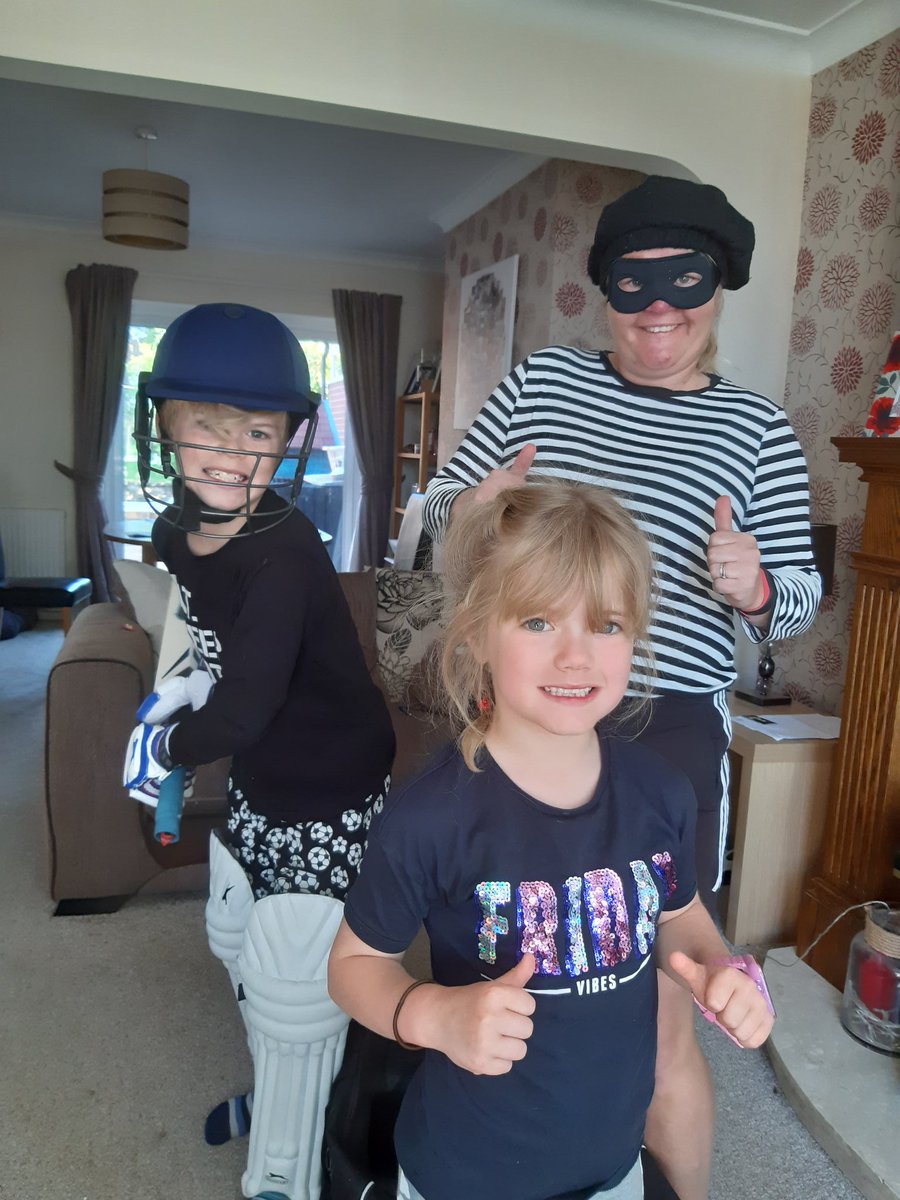 gemster29's tweet photo. Not missed a fancy dress Friday yet and Harry did it in the kit 👍😀🏏 https://t.co/aXH0lTf8ia
