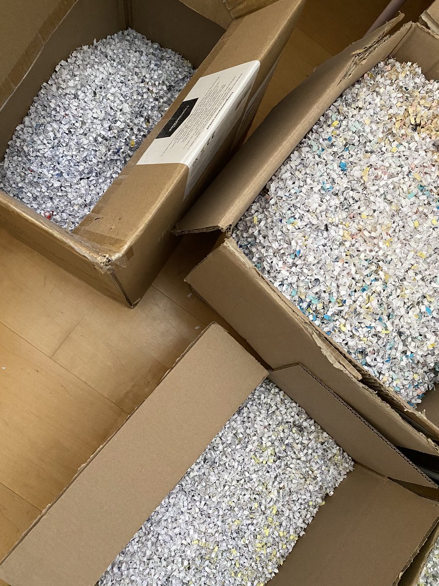 Sebastian Schneider (@seschneider) on Twitter photo Hallo <a href="/stadtaugsburg/">Stadt Augsburg</a> - zwei Fragen zur richtigen Entsorgung: 1) ich habe Papier im Partikelschnitt in Kartons, aber die grüne Tonne ist voll. Kann ich die daneben stellen? 2) Druckerkartuschen muss ich wie richtig entsorgen? Vielen Dank & schönes Wochenende 🙏 😌 Hallo <a href="/stadtaugsburg/">Stadt Augsburg</a> - zwei Fragen zur richtigen Entsorgung: 1) ich habe Papier im Partikelschnitt in Kartons, aber die grüne Tonne ist voll. Kann ich die daneben stellen? 2) Druckerkartuschen muss ich wie richtig entsorgen? Vielen Dank & schönes Wochenende 🙏 😌