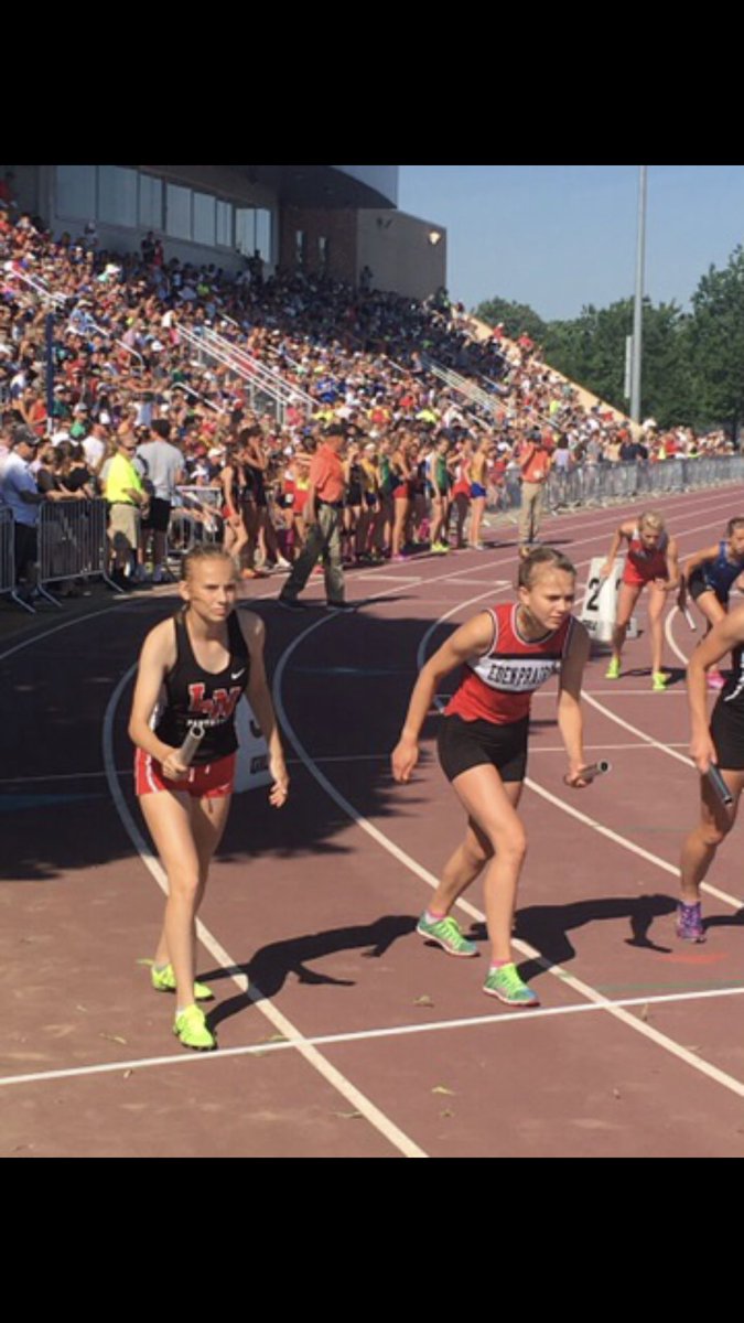 tkmlarson5's tweet image. My Senior salute Ella Larson @LNHS_Track  She’s an 8 time MSHSL participant,  6 State medals, a State Champion in the 400, holds 3 school records at LNHS. And a beautiful person🦋. @MSHSLjohn @LnhsPanthersAD #seniorsalute