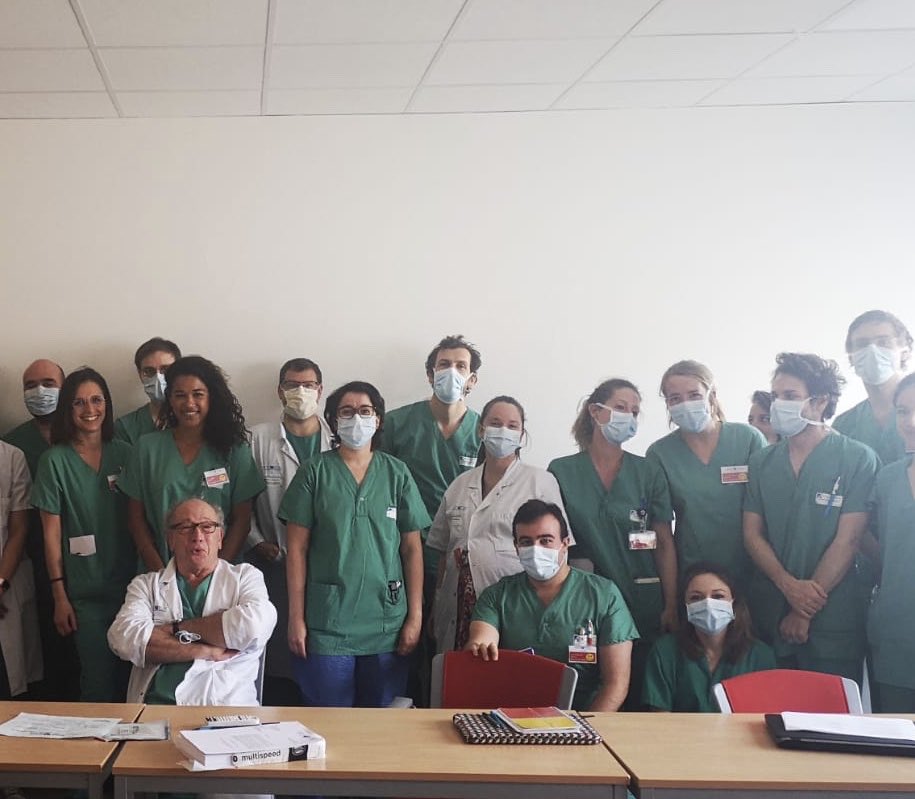 pjmahe (@pj_mahe) on Twitter photo Très fiers de nos collègues #anesthesistereanimateur du <a href="/CHUnantes/">CHU de Nantes</a> les Dr Caubert et Samba qui viennent de passer 15j en rea à <a href="/VilleColombes/">Ville de Colombes</a> <a href="/APHP/">Assistance Publique – Hôpitaux de Paris (AP-HP)</a> en solidarité face au #Covid_19
<a href="/SFAR_ORG/">SFAR Anesthésie Réanimation</a> <a href="/SFARJeunes/">SFAR Jeunes</a> <a href="/La_SRLF/">SRLF</a> <a href="/presseocean/">Presse Océan</a>
(Promis elles ont remis leur masque après la photo) Très fiers de nos collègues #anesthesistereanimateur du <a href="/CHUnantes/">CHU de Nantes</a> les Dr Caubert et Samba qui viennent de passer 15j en rea à <a href="/VilleColombes/">Ville de Colombes</a> <a href="/APHP/">Assistance Publique – Hôpitaux de Paris (AP-HP)</a> en solidarité face au #Covid_19
<a href="/SFAR_ORG/">SFAR Anesthésie Réanimation</a> <a href="/SFARJeunes/">SFAR Jeunes</a> <a href="/La_SRLF/">SRLF</a> <a href="/presseocean/">Presse Océan</a>
(Promis elles ont remis leur masque après la photo)
