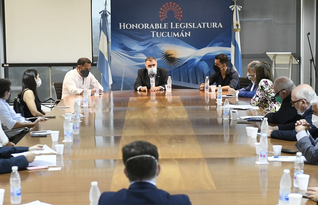OsvaldoJaldo's tweet photo. Legislatura | Damos inicio a los trabajos de labor Parlamentaria con los representantes de los distintos bloques. https://t.co/ouXcjuLu2y