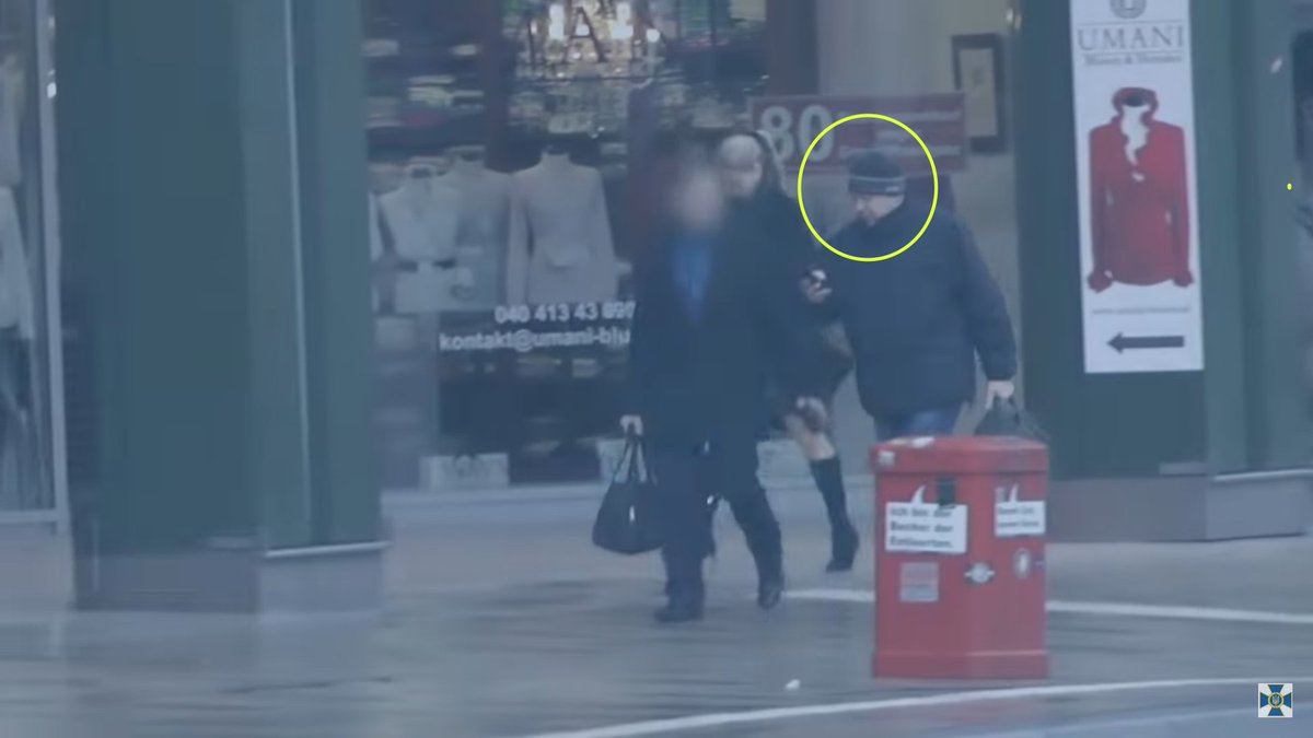 (This footage can be geolocated very easily to Hamburg’s Gänsemarkt Passage shopping mall)