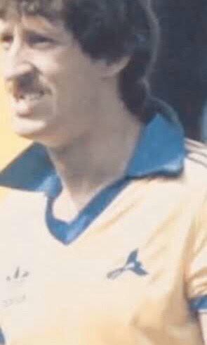 OldNottsShirts's tweet photo. It’s 1979. Away kit modelled by the mighty Iain McCulloch. We’re rocking the collar on the away kit too! 😉
Jimmy at the helm.⚽️
We are seeking this shirt.
#Notts #SingleMagpie #JimmySirrel #1979 #YouPies #Adidas #COYP
@magpies_history
@Juventusfcen @ItalianMagpies @Joao_beth https://t.co/eymPrhD5mF