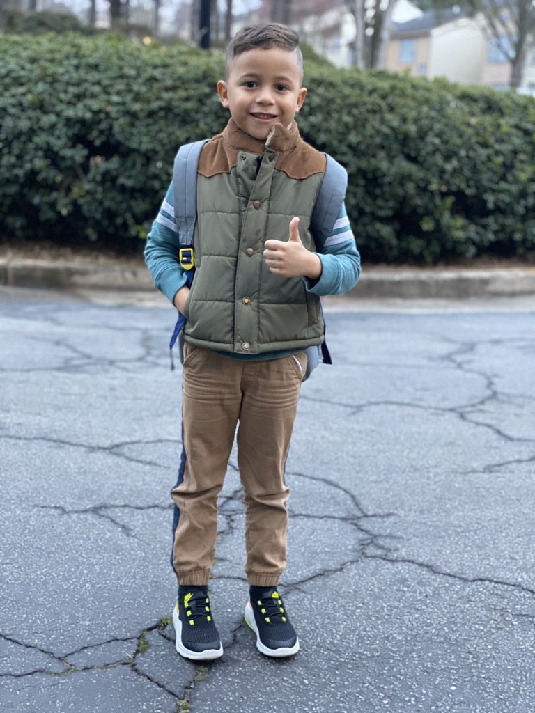 MrTeachK's tweet photo. On yesterday the Wigfall Warriors representing the letter “G” for Green by wearing their favorite green shirt/outfit. As we celebrate our Virtual ABC Countdown to Summer in honor of the last 26 days of Kindergarten.💚@MrTeachK #GCPSDLD @ChesneyChamps #VirtualABCCountdownToSummer https://t.co/gdxt7Ni3Hn