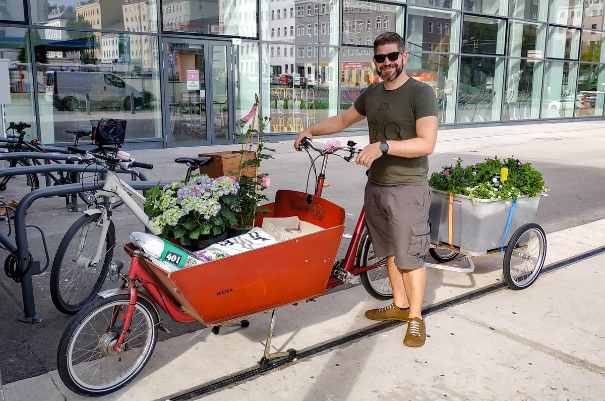 fahrradwien's tweet image. Geo lebt seit knapp zehn Jahren in #Wien. Privat trifft man ihn oft mit dem #Lastenrad an: Seit vier Jahren transportiert er eigentlich alles mit dem Rad. Uns hat er erzählt, warum er das Transportfahrrad besonders schätzt: fahrradwien.at/2020/04/24/unt… 🗯 🚲 #Radporträt #fahrradwien