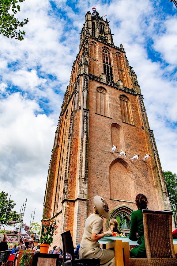 🧡De NOS komt maandag met een uitzending over de afgelopen zes Koningsdagen. De uitzending is van 10:10 tot 11:40 uur op NPO 1. Uiteraard zal Amersfoort mooi in beeld zijn!🧡
#oranjebinnen #woningsdag #wijamersfoort