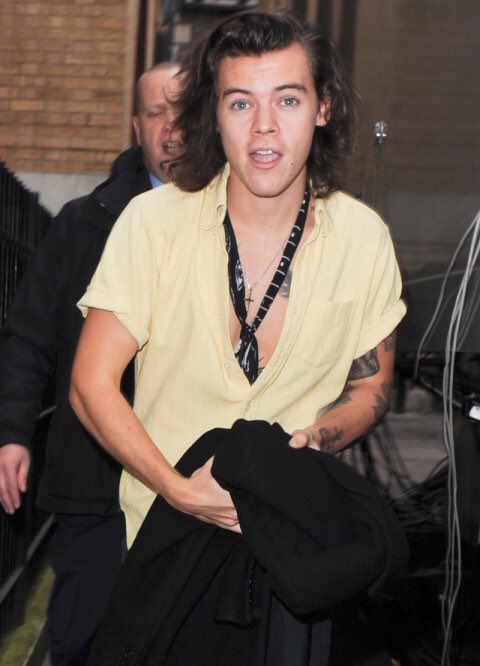 harry styles as characters from outer banks : a thread