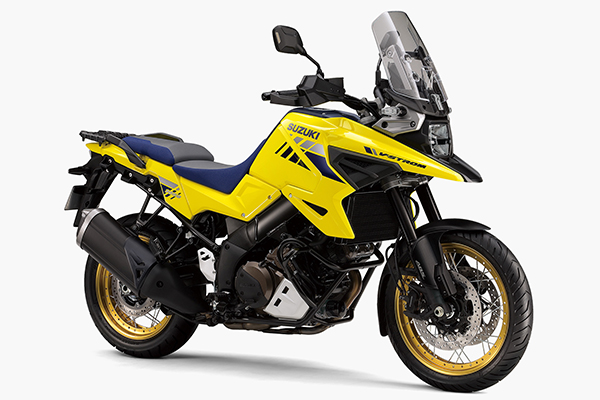 webike_moto's tweet photo. 世界で一番素晴らしいバイク（私の上司談）である、Vストロームの新型が、早くも登録されています！

どこからどう見ても完全にカッコいいですね。
私のハートのド真ん中です。
ありがとうございます。

【Vストローム1050XT】
https://t.co/DFrBeeWhiz

#スズキ
#1050XT
#Vストローム
#V-STROM
#新型 https://t.co/c8QIYY1LJO
