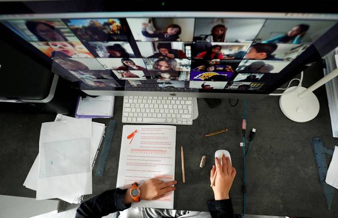 Insegnare e imparare online. Stasera ore 18 la tavola rotonda sulla didattica online con <a href="/lucaperetti/">Luca Peretti</a>, <a href="/MarcoAmbra/">Marco Ambra</a>, <a href="/chiaraninjabit/">chiaracolangelo</a>, Enrico Gargiulo, <a href="/PeruginiNic/">Nicola Perugini</a>, Renata Pepicelli, <a href="/PaolaRivettiDUB/">paola rivetti</a>, <a href="/christianraimo/">christian raimo</a>, Giacomo Tagliani, <a href="/VaniuskaR/">Vanessa Roghi</a>, <a href="/lozucco/">francesco zucconi</a> facebook.com/events/2246594…