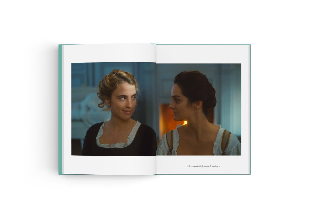 greennaraemovie's tweet photo. 『The Art of ＜Portrait de la jeune fille en feu＞』

＜타오르는 여인의 초상＞에 보내주신 사랑에 보답하고자 영화를 영원히 간직할 수 있는 아트북을 제작하였습니다. 

- 188 x 258mm
- 풀컬러 96 page, 1종 엽서 동봉
- 각양장 하드커버
- 28,000원

https://t.co/tu2iHyjFCi https://t.co/VT7F9t7WhQ
