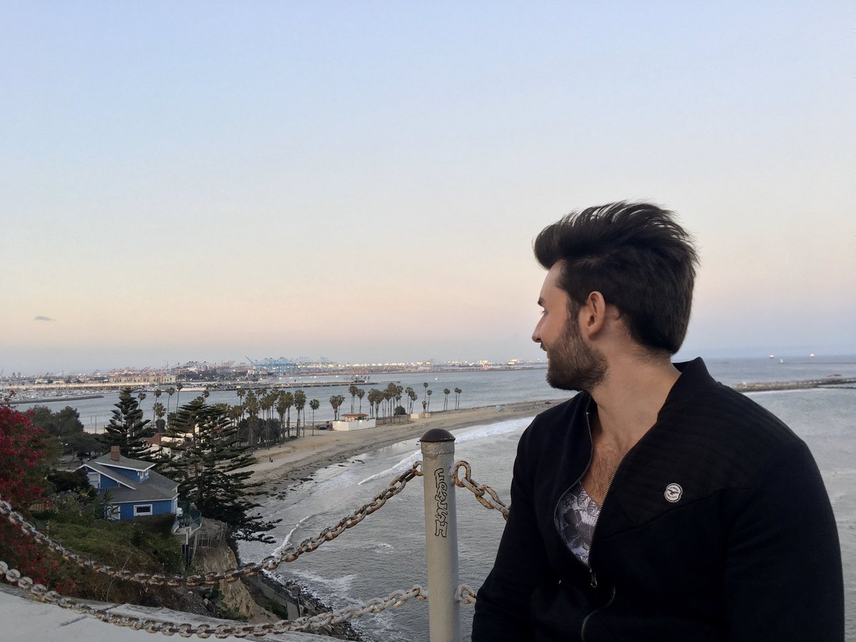 rosetiart21's tweet photo. I saw this pictures in my camera roll
Look at how beautiful each moment i took
Us getting lost by the sound of nature
Its purity, its calmness
And you, you completed the missing piece of everything. https://t.co/d3BxXl20UD