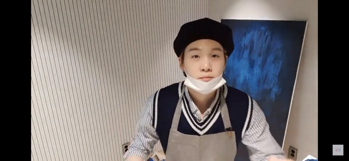 bbbtbp_'s tweet photo. 絵かいてる後ろ姿めっちゃかっこいいのに、こっち向いたら赤ちゃんやん🥺 https://t.co/XWG8rIP41L