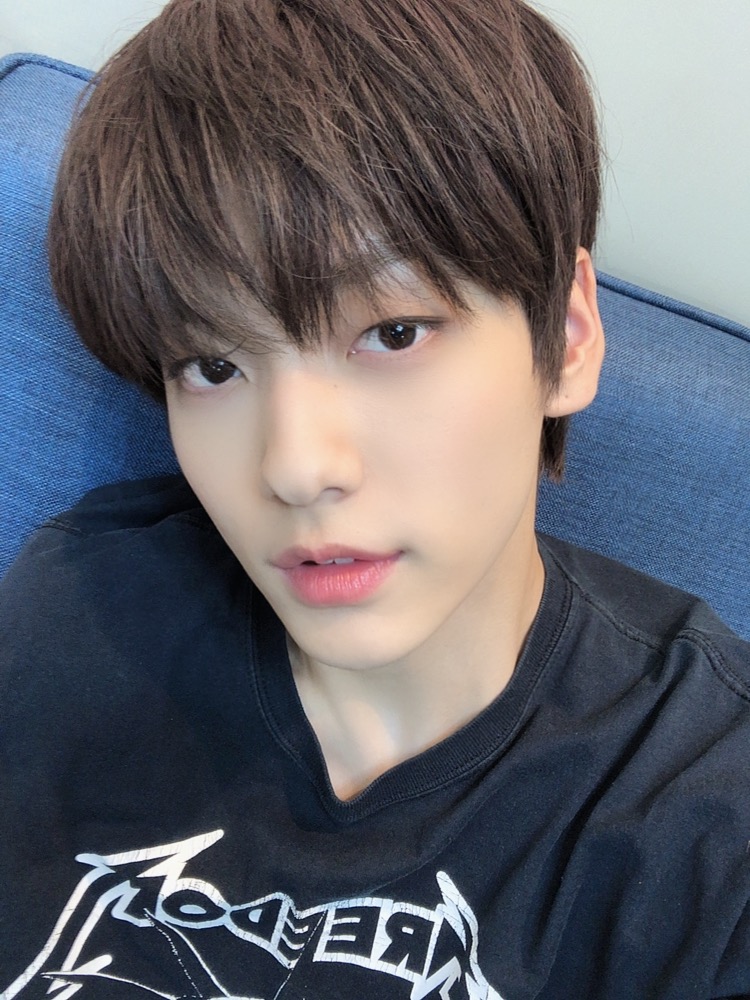 TXT_members tweet picture