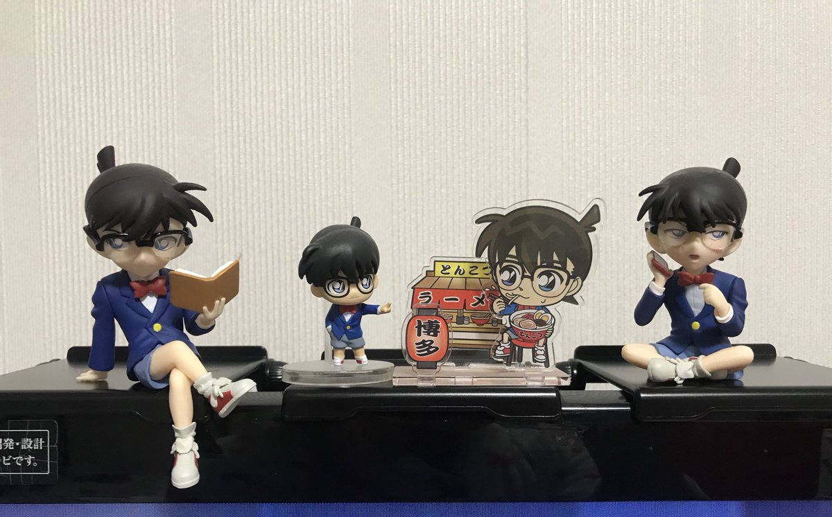 Tvやpcモニターの上にフィギュアやアクスタなどを飾れる有能アイテム 100均各店に売ってるそう またオタクが喜ぶアイテムを作って Togetter