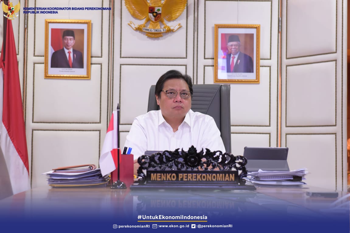 PerekonomianRI's tweet photo. #InfoEkon

Menko Perekonomian Airlangga Hartarto memimpin Rapat Koordinasi Stimulus Ekonomi secara daring pada Jumat (24/4), di kediamannya.

#UntukEkonomiIndonesia
#IndonesiaMaju https://t.co/Ty9oamTO3d