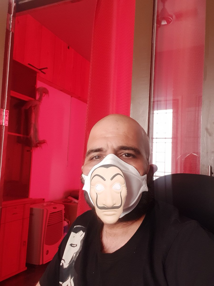vkrammalhotra's tweet photo. Staying safe the Dali way... #MoneyHeist #RSCFusion https://t.co/JcxbuPsUOz