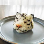 ホワイトタイガーのおにぎりがかわいい。おうち時間で作ってみたいと思う１品です。