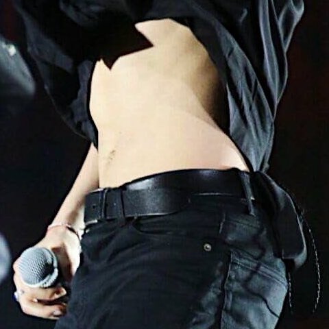 jmnpromise's tweet photo. lets talk about jimin's WAIST now https://t.co/kPfrMZPVgm