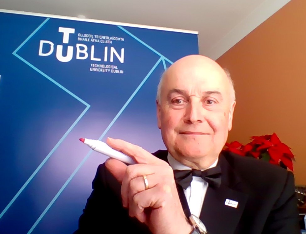 Dressing up for Formal Friday to talk to my students
#productdesign  #formalfriday #wearetudublin
gofundme.com/f/formalfriday…