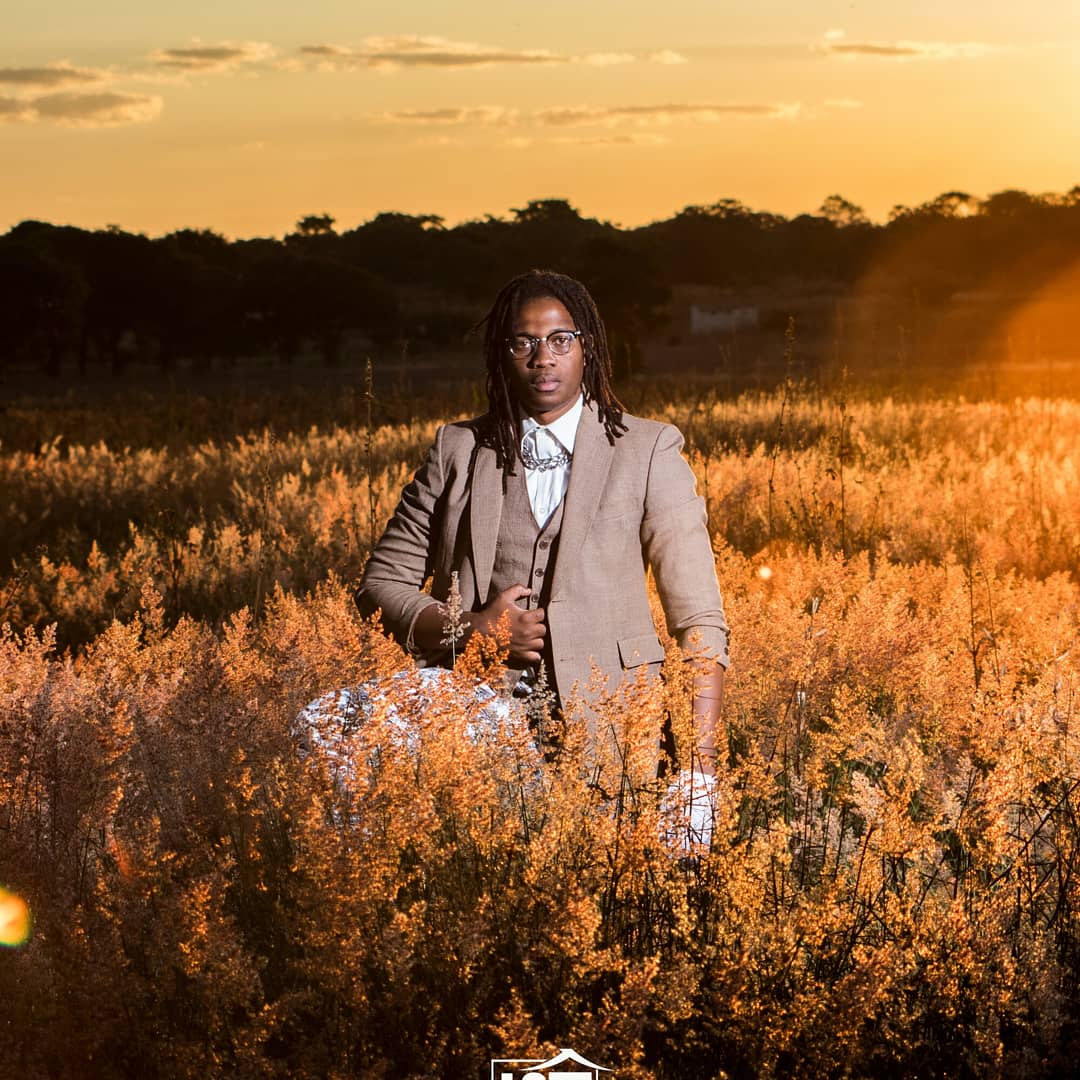 MarvinDeafModel's tweet photo. Don't be pushed by your problems be led by your dreams. Never take your eyes off targets. 

Photography by Gizzy Mupiwa
#lockdowncreative
#stayathome
#loftpictures
#mrdeafzim
#stylebyhimself https://t.co/jJCDUkaLn6