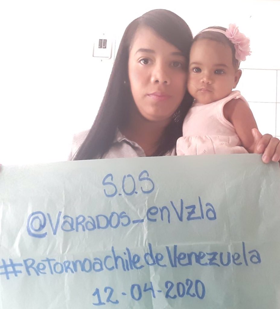 Varados_enVzla's tweet photo. Ella es Gloriagny y su bebé Arianna. Tenían vuelo de regreso el 31 de marzo y reincorporarse a su trabajo el día 06 de abril. Lamentablemente la desvincularon de su empleo por quedar varada en Venezuela. Don @TeodoroRiberaN seguimos en la lucha para regresar a Chile https://t.co/GqH026XDp4