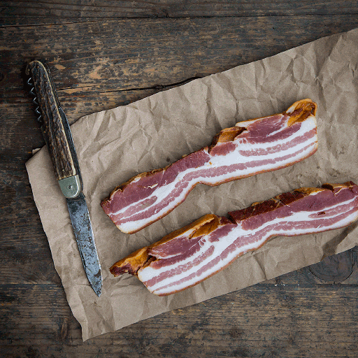 gofeastglobal's tweet photo. What happens when you take a man with a mission, add small family farms and superior ingredients? You get Bill E’s Small Batch Bacon! 
If you aren’t a Farm Club member, sign up now at https://t.co/SPlm0mdxMV to get a special discount code for your @billesbacon purchase. https://t.co/WRDRs5kmAE