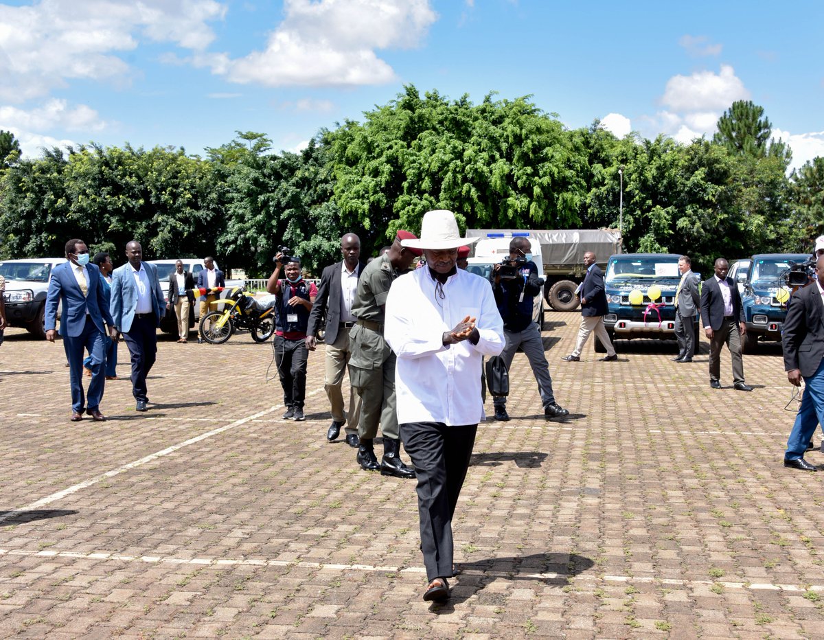 KagutaMuseveni's tweet photo. We want to test these drivers before they come here. They should only be allowed to move when the results are released. I will detailedly address this matter on Tuesday. https://t.co/MeOdzfYafK