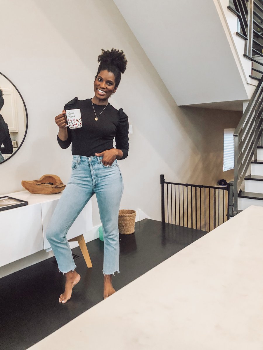 TheReadyPretty's tweet image. Happy Friday friends! So excited about all the love that's been shared and spread for our CHICAGO LOVE campaign supporting indie businesses and brands!  Have you checked out our latest and FIRST IGTV video?!