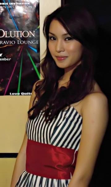 LoveQuitevis's tweet image. My “rave” 18th bday party #lovevolution 😂😂